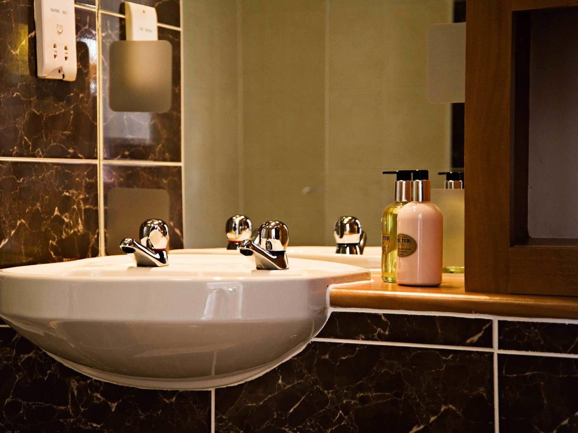 The Gailes Hotel & Spa Irvine  Bagian luar foto